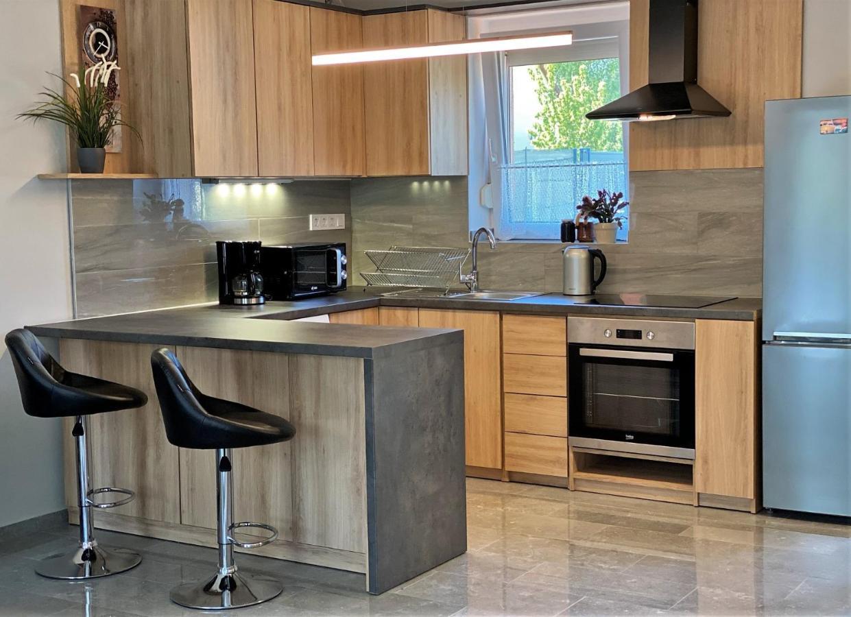 Otium Wellness Apartmanhaz วาลาโตนาคารัทยา ภายนอก รูปภาพ