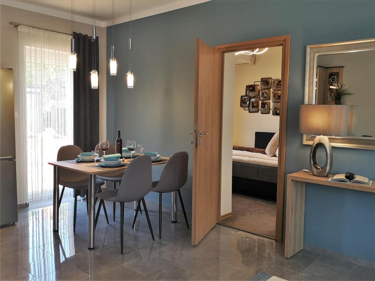 Otium Wellness Apartmanhaz วาลาโตนาคารัทยา ภายนอก รูปภาพ