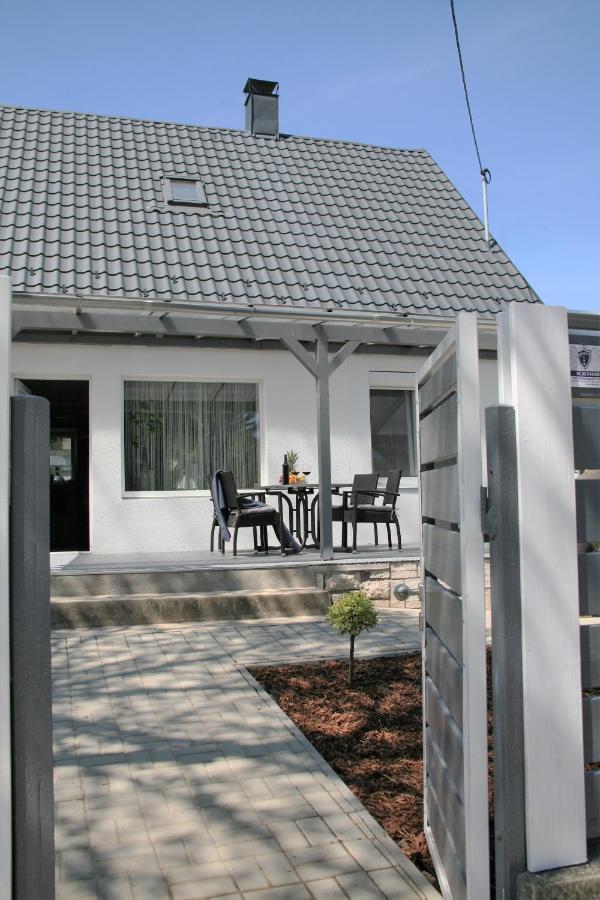 Otium Wellness Apartmanhaz วาลาโตนาคารัทยา ภายนอก รูปภาพ